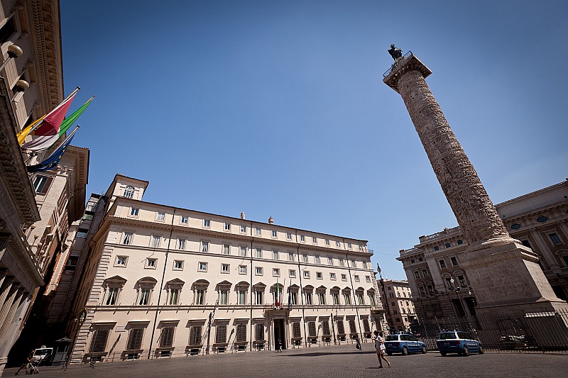 Palazzo_Chigi_-_Roma_2010