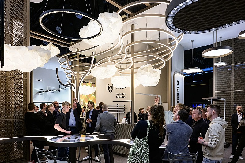 09-basis-light-ps-07.webp.1920