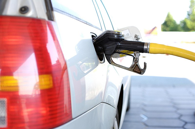 andreas160578-refuel-2157211_1280