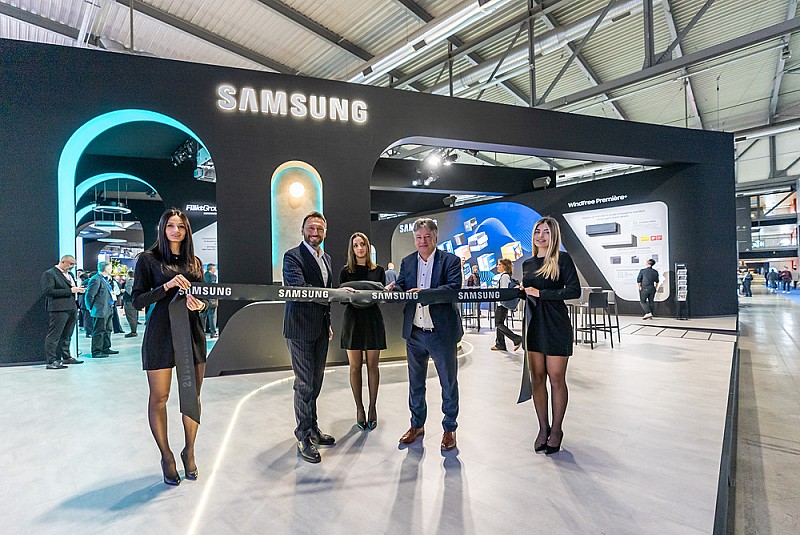 Samsung_MCE26_ Taglio del nastro (1)