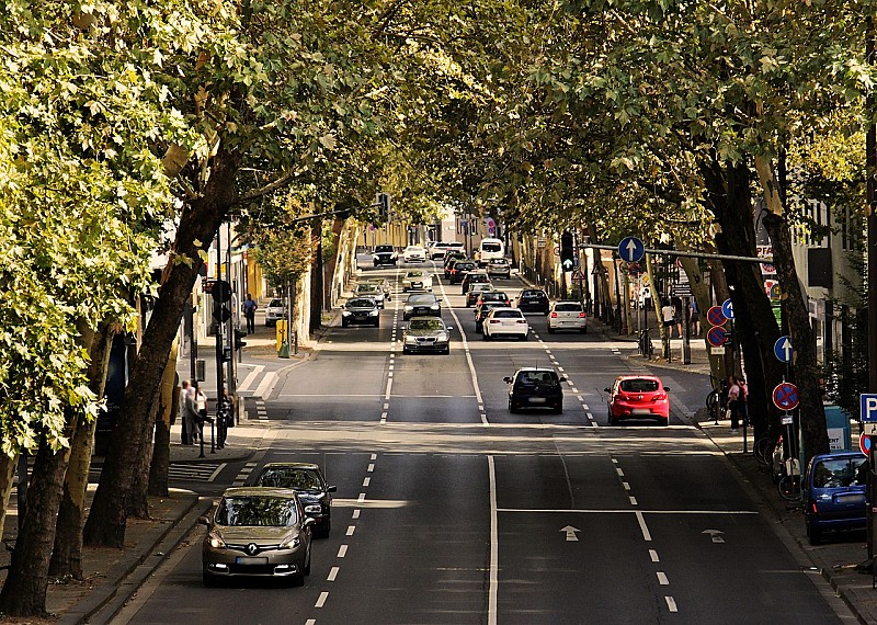 noname_13-traffic-3612474_1280
