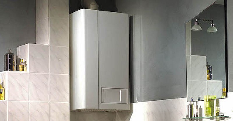caldaia-a-condensazione-installata-in-stanza-da-bagno