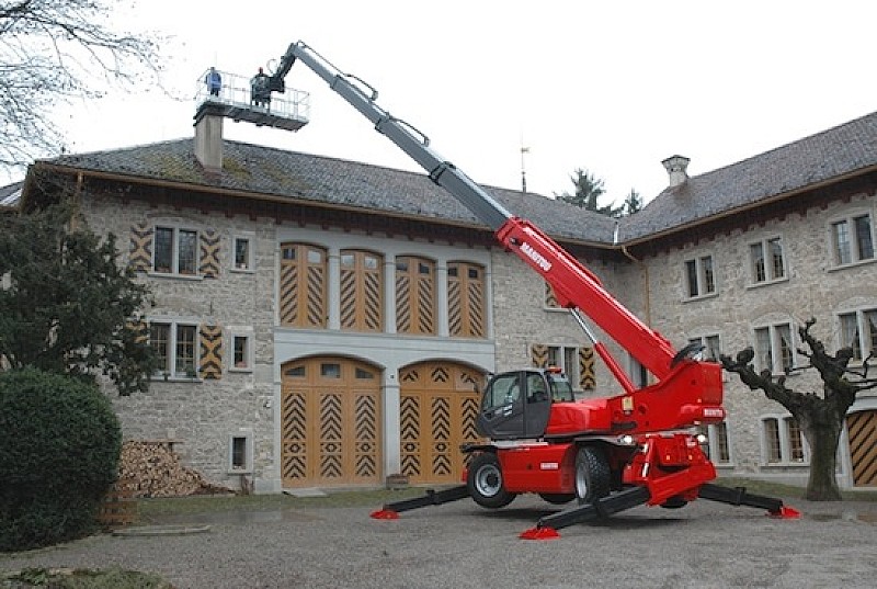 manitou_sollevatori_telescopici_rotativi_mrt_3050_al_lavoro_10_600