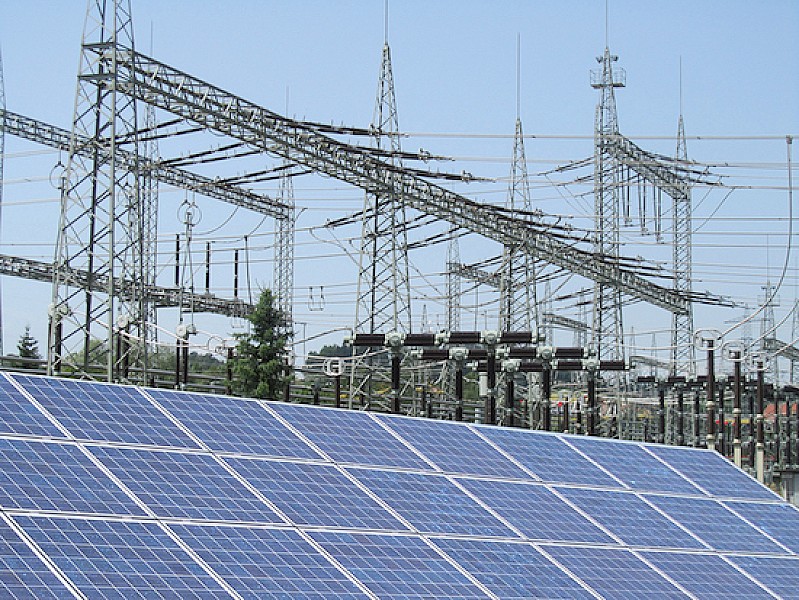 ISE-2569_Multi-Megawatt PV-Kraftwerk